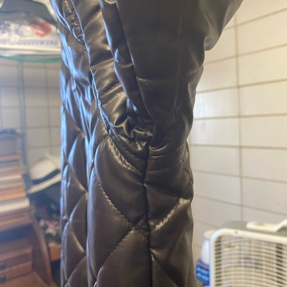 Man’s Jacket - Picture 2 of 14